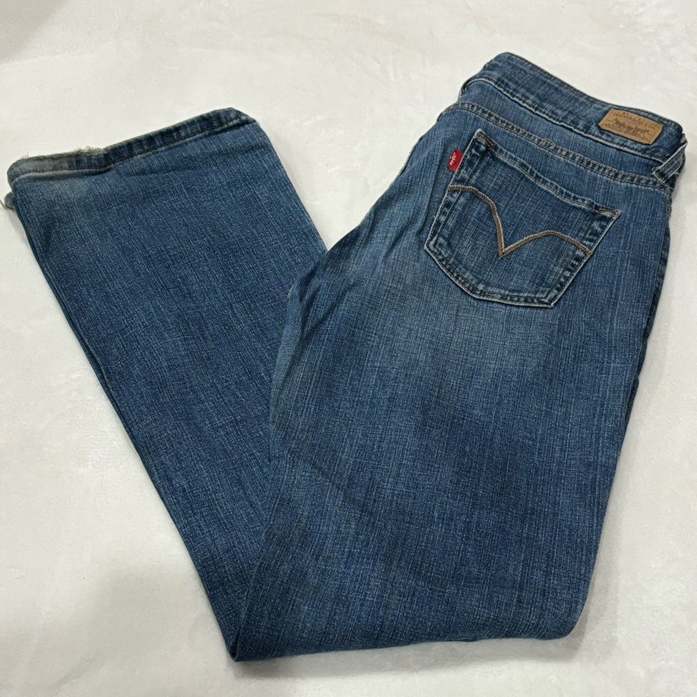 LEVI’S Women’s Vintage Slender Boot Cut 526 Denim Jeans - light wash, size 4M